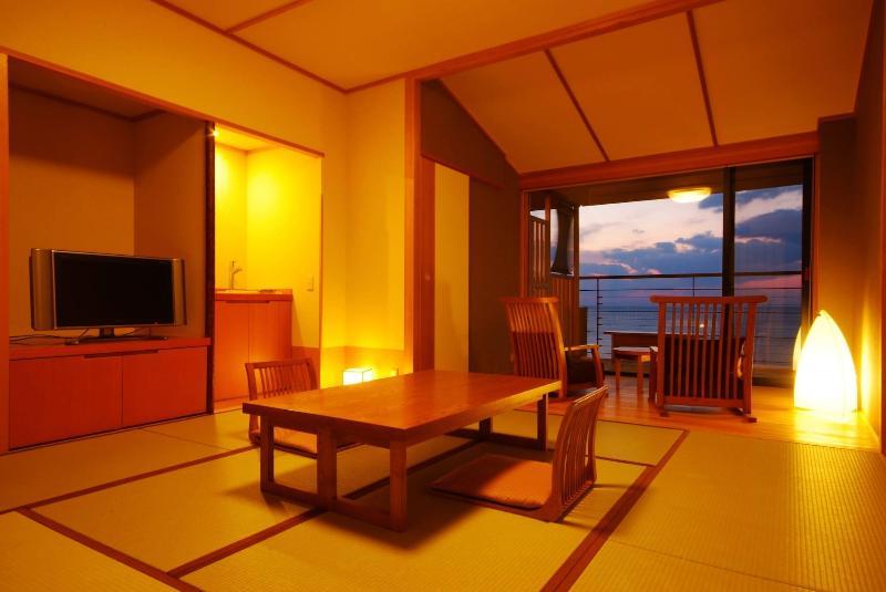 Hotel Hamachidorinoyu Kaisyu Shirahama Esterno foto